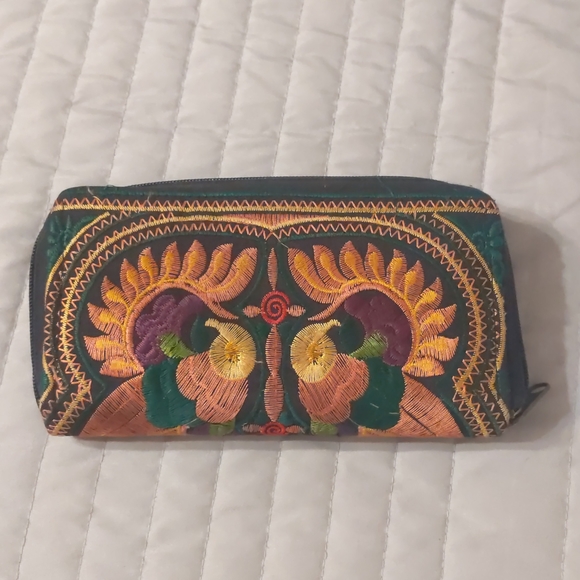 Handsewn Wallet from Guadalajara Mexico - Picture 2 of 6